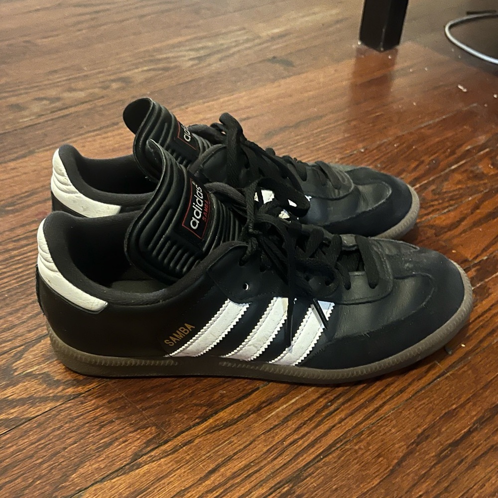 Size 8 adidas sambas (worn twice)